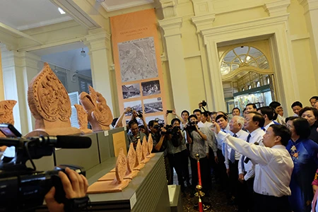 TP.HCM tiếp nhận 638 hiện vật Hoàng thành Thăng Long ảnh 3 TP.HCM tiếp nhận 638 hiện vật Hoàng thành Thăng Long ảnh 3