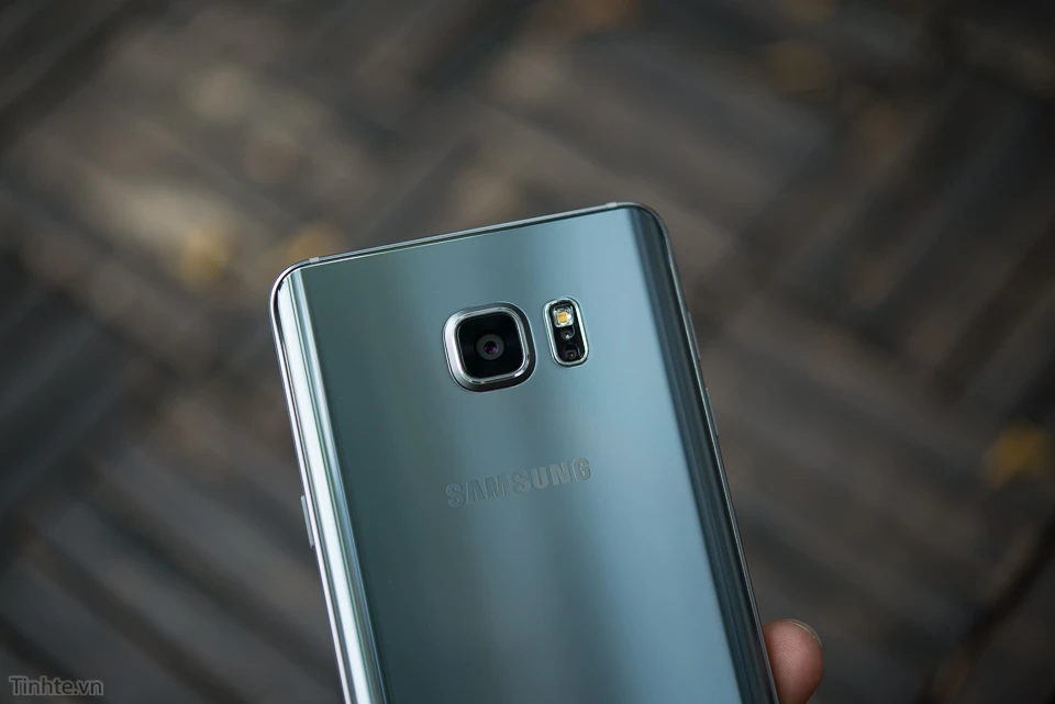 Samsung_Galaxy_Note_5_Silver_bac-9.