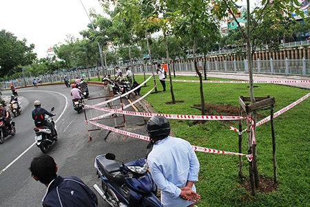 Hố ga phát nổ, người dân phát hoảng ảnh 1