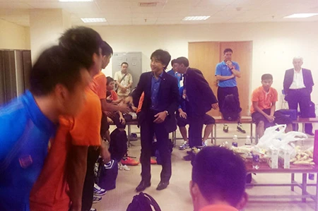 Thực hư chuyện HLV Miura từ chức ảnh 2 Thực hư chuyện HLV Miura từ chức ảnh 2