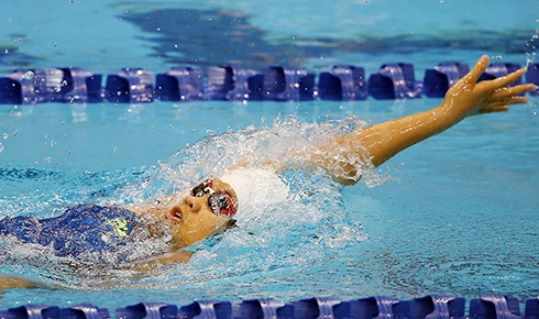 vdv-14-tuoi-lai-pha-ky-luc-cua-anh-vien