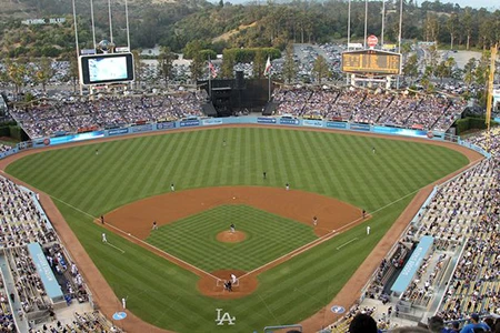 Top 10 CLB thể thao giá trị nhất thế giới: Có M.U, Real Madrid ảnh 10