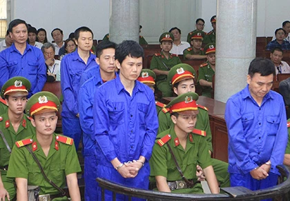 Vụ nhận tiền trong dự án đường sắt: Bị cáo chủ mưu lãnh 12 năm tù ảnh 1