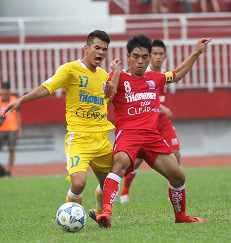 Bán kết giải U-21 báo Thanh Niên: Bóng đá miền Trung và miền Tây hồi sinh ảnh 1