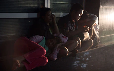 Cháy lớn tại tòa nhà CT1 Vimeco trong đêm tối ảnh 8