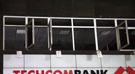 Cháy lớn tại tòa nhà CT1 Vimeco trong đêm tối ảnh 3