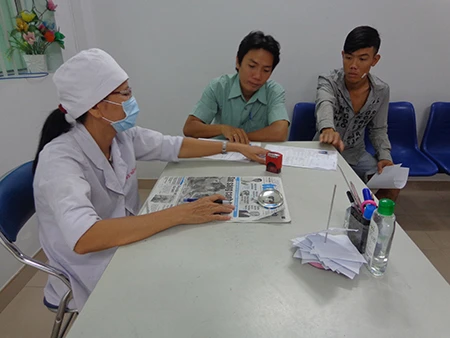 Ngày đầu tiên khám sức khỏe lái xe theo cách mới ảnh 8