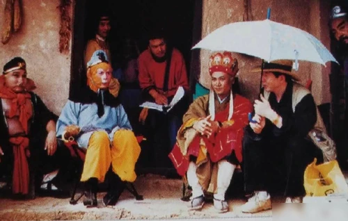 anh-hau-truong-thoi-quay-phim-thieu-thon-cua-tay-du-ky-9