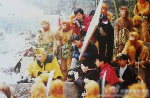 anh-hau-truong-thoi-quay-phim-thieu-thon-cua-tay-du-ky-5