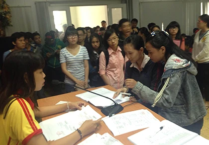 Phát hành hồ sơ đăng ký dự thi THPT quốc gia 2016 ảnh 1