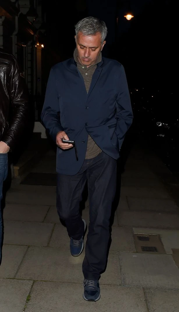 Ibrahimovic, Stone là 2 bản hợp đồng đầu tiên của Mourinho tại M.U ảnh 3