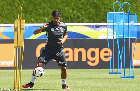 Schweinsteiger tiết lộ bí mật về loạt đá penalty đau tim với Ý ảnh 4