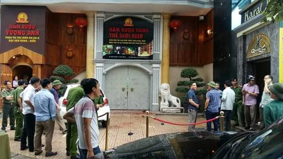 Hai nhóm thanh niên lao vào nhau đâm chém kinh hoàng gần chợ Quán Lau ảnh 1