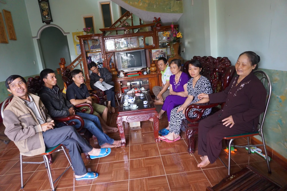 Các nhân chứng khẳng định gia đình ông Trịnh Văn Chân không đóng cửa khi tát bà Tuyết nhưng cáo trạng lại nói đóng cửa. Ảnh: NGÂN NGA