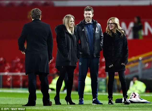 Julia Roberts hôn Pogba: Ai là người may mắn nhất ở MU? ảnh 6