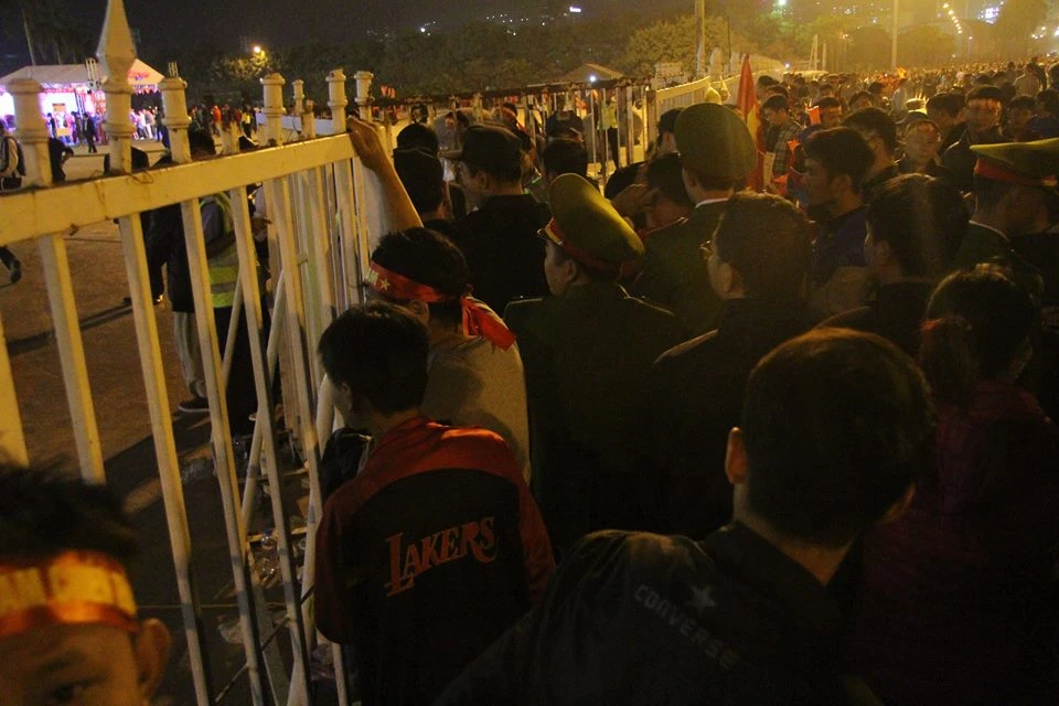 Mỹ Đình sục sôi trước trận đấu sinh tử ảnh 13