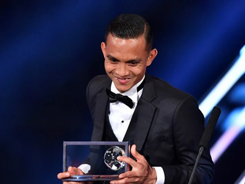 Xem bàn thắng đẹp nhất năm 2016 ảnh 1