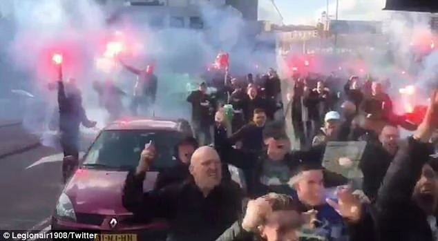 Chưa vô địch Hà Lan, CĐV đã ăn mừng điên dại ảnh 2