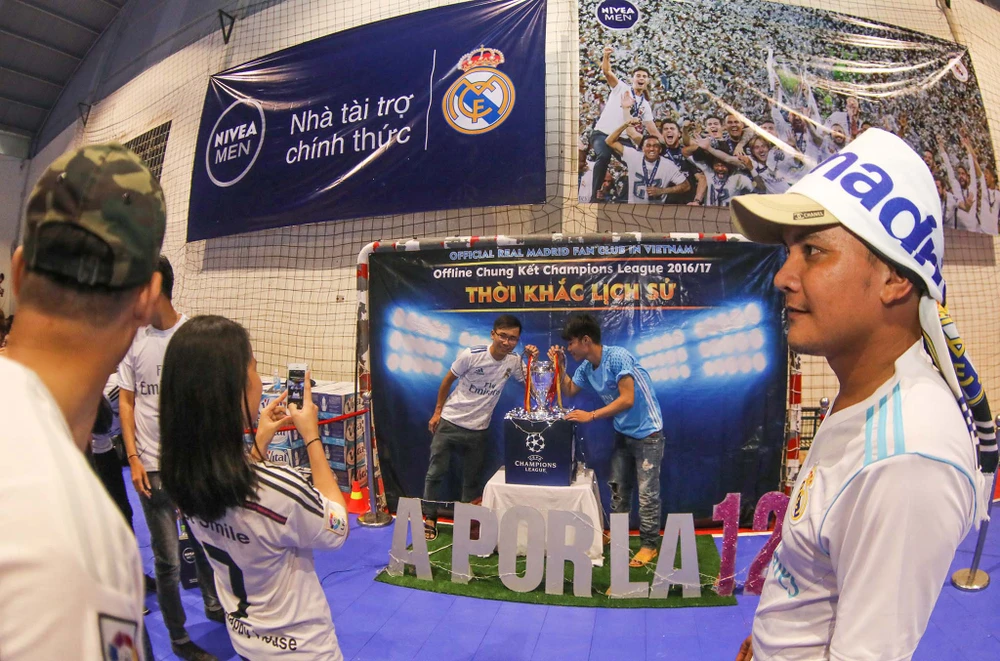 Fan Real bùng nổ với chức vô địch Champions League ảnh 8