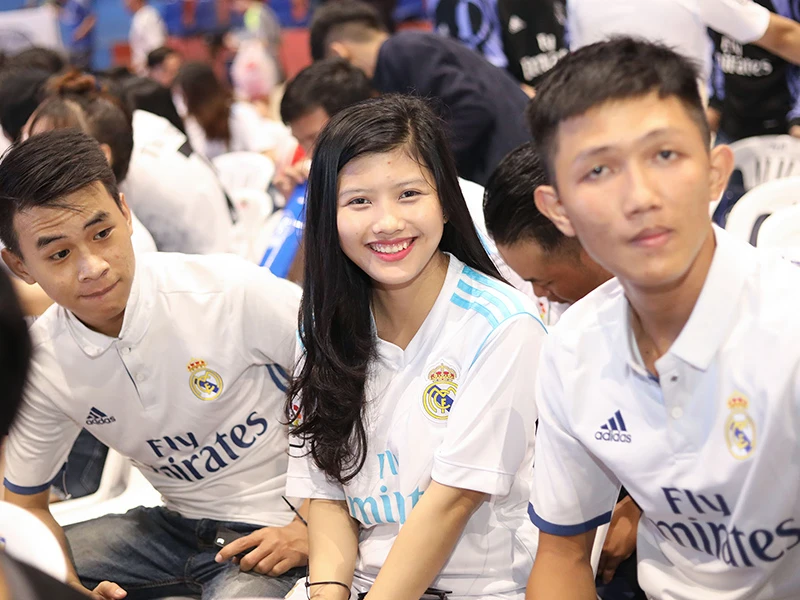 Fan Real bùng nổ với chức vô địch Champions League ảnh 6