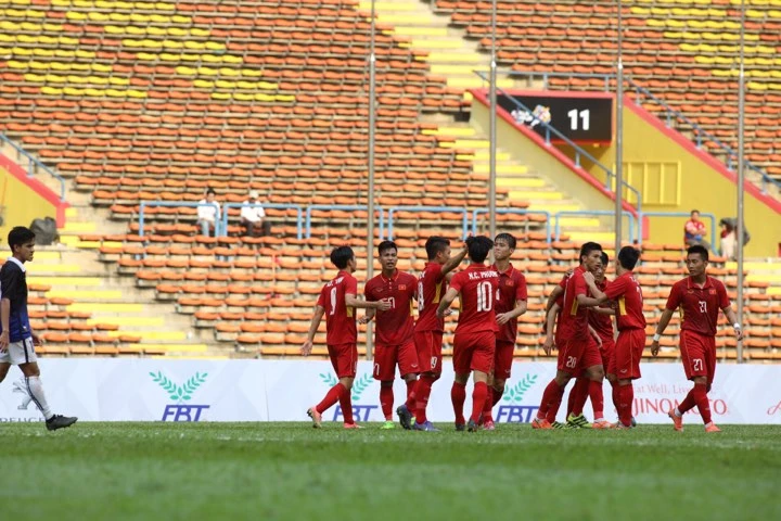 Công Phượng lập cú đúp,U22 Việt Nam thắng đẹp Campuchia ảnh 10