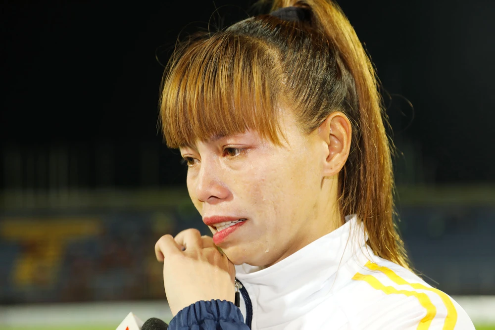 Khoảnh khắc đăng quang cảm xúc của bóng đá nữ Việt Nam ảnh 10