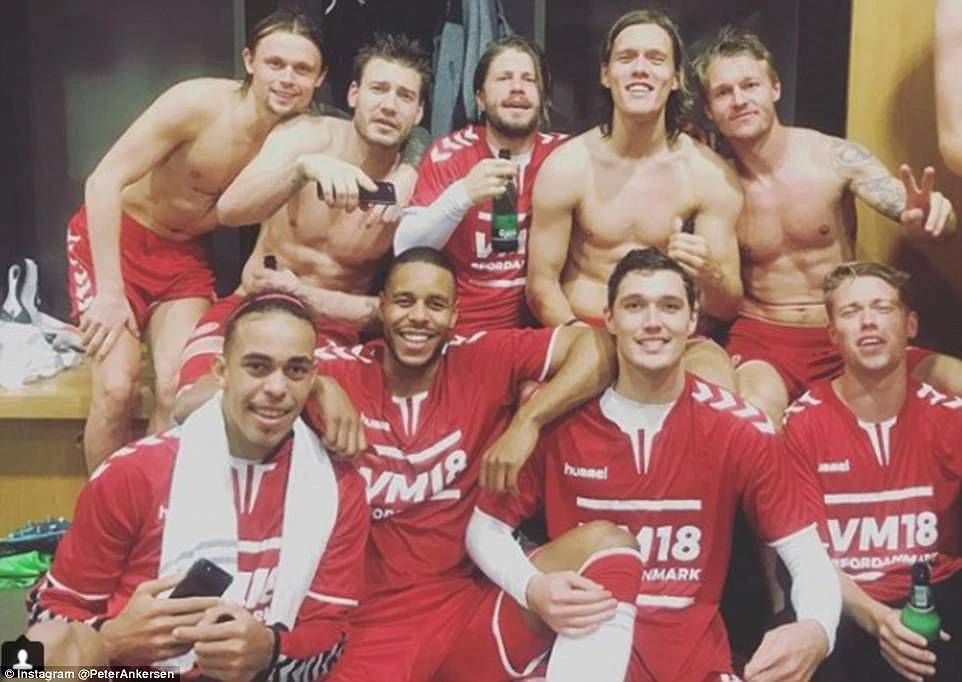 Sao Tottenham rực sáng đưa Đan Mạch bay vào World Cup ảnh 23