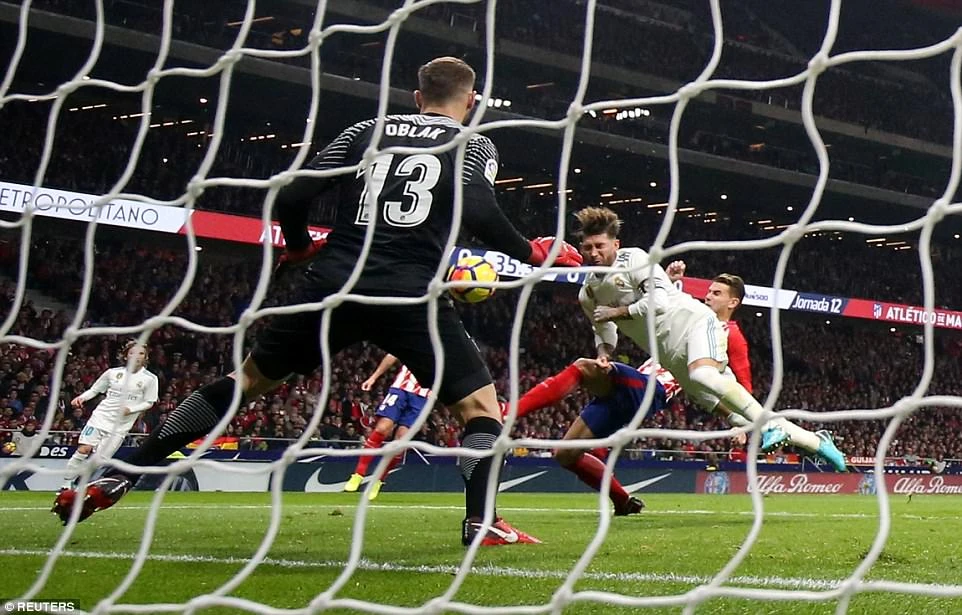 Derby thành Madrid nhạt nhòa, bạo lực và penalty... hụt ảnh 2