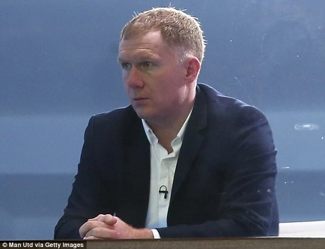 Mourinho thẳng thừng chỉ trích huyền thoại MU ảnh 1