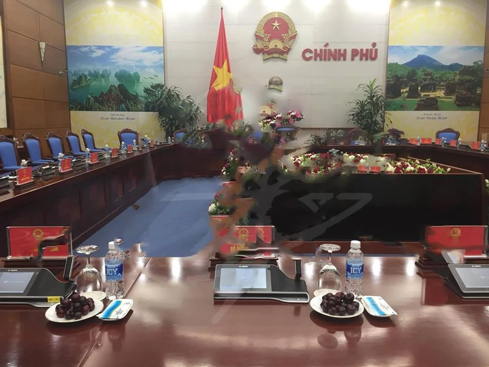 U-23 VN diễu hành hơn 4 giờ trên xe buýt giữa biển NHM ảnh 43