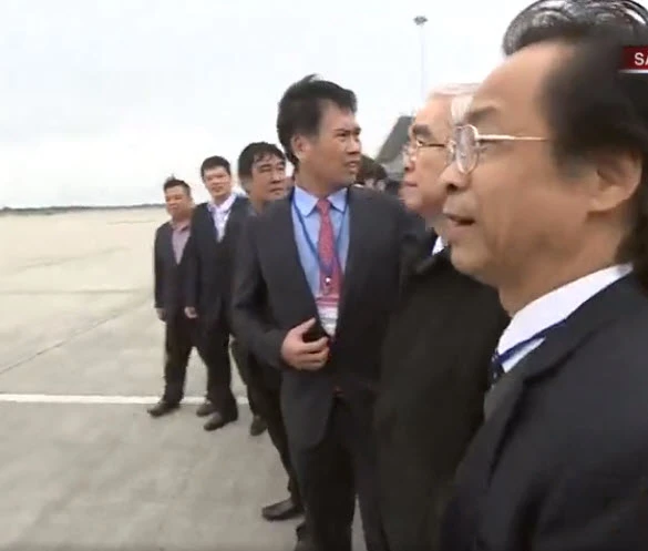 U-23 VN diễu hành hơn 4 giờ trên xe buýt giữa biển NHM ảnh 71