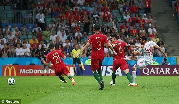 Nhìn lại màn rượt đuổi kinh điển của Tây Ban Nha - Bồ Đào Nha ảnh 7