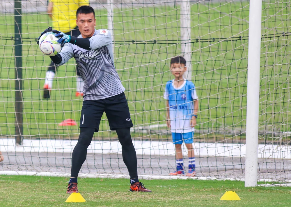 U-23 Việt Nam 'luyện công' chờ 'đấu' Oman ảnh 6