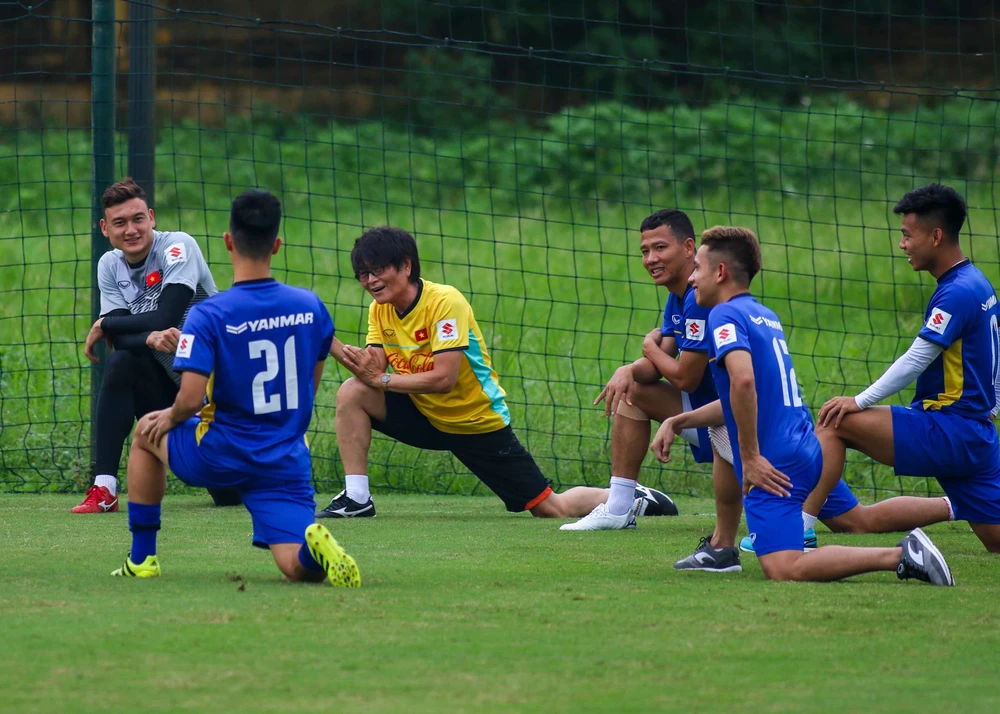 U-23 Việt Nam 'luyện công' chờ 'đấu' Oman ảnh 8