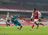 MU thắng nhọc trên sân nhà, Arsenal ‘bùng nổ’ trong hiệp phụ