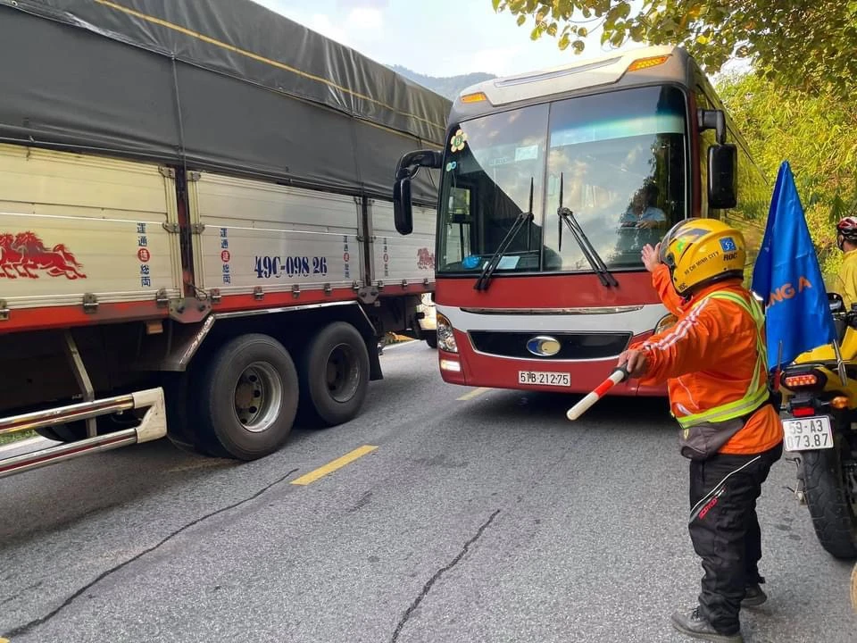 Kẹt xe ở đèo Bảo Lộc, chặng cuối Cúp Truyền hình chưa thể đua ảnh 3