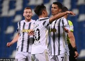 Ronaldo ghi bàn thứ 100, Juventus áp sát Top 4
