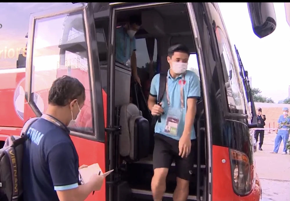 Tuyển Việt Nam thua đáng tiếc và đầy tranh cãi trước Úc ảnh 14