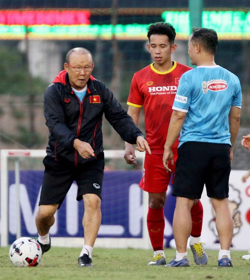 Tuyển Việt Nam thua đáng tiếc và đầy tranh cãi trước Úc ảnh 22