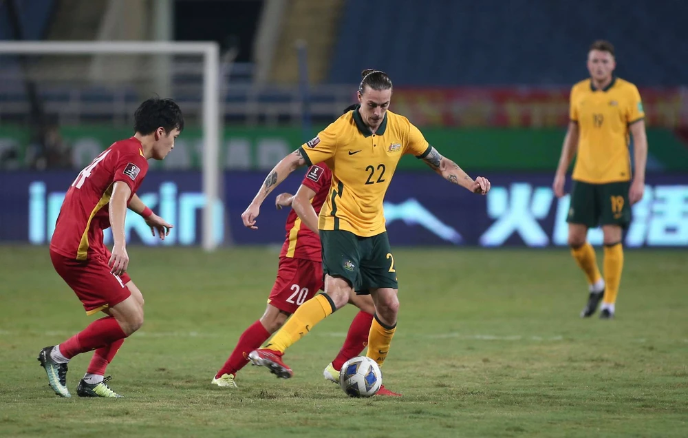 Tuyển Việt Nam thua đáng tiếc và đầy tranh cãi trước Úc ảnh 2