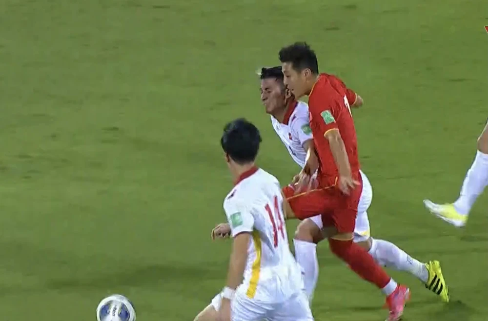 Nỗ lực ngược dòng bất thành của tuyển Việt Nam trước Trung Quốc ảnh 10