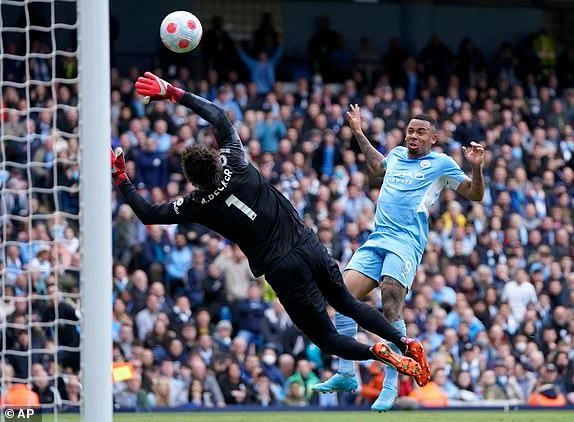 Jesus lại giúp Man City vươn lên dẫn trước 1 lần nữa. ẢNH: AP Jesus lại giúp Man City vươn lên dẫn trước 1 lần nữa. ẢNH: AP