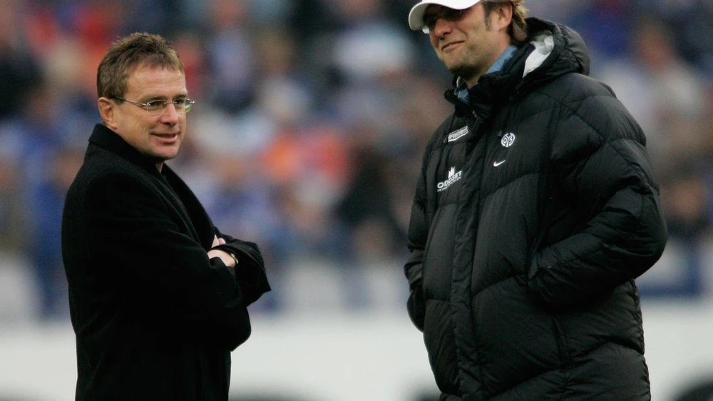 Rangnick và Klopp vào năm 2005 khi họ làm việc tại Schalke và Mainz. ẢNH: MIRROR