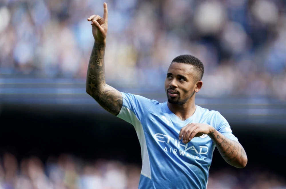 Jesus sớm điền tên mình lên bảng điện tử. ẢNH: AP Jesus sớm điền tên mình lên bảng điện tử. ẢNH: AP