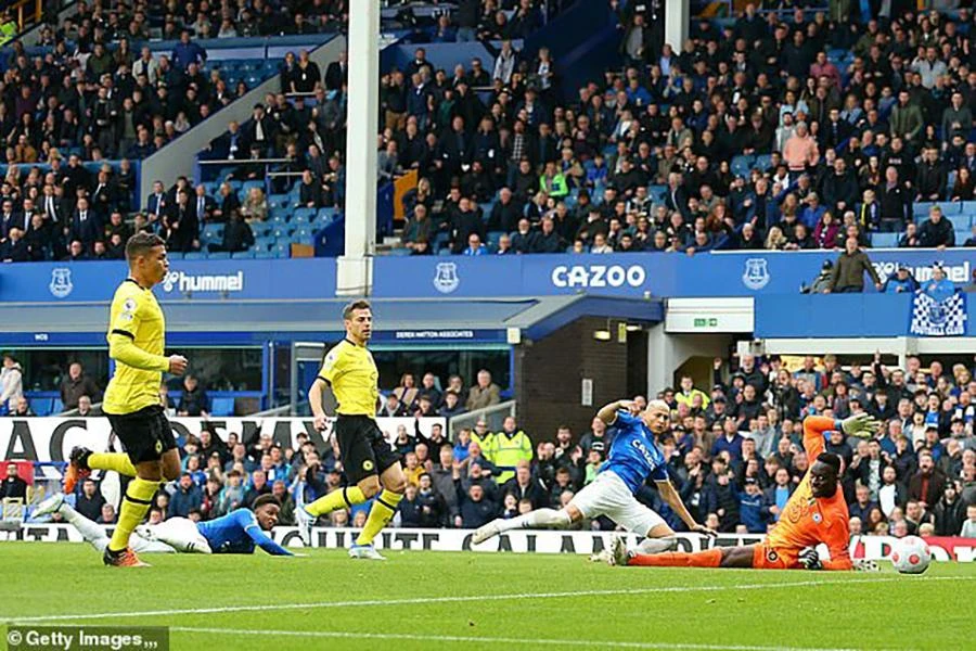 Richarlison ghi bàn thắng duy nhất trận quý hơn vàng cho Everton. ẢNH: GETTY