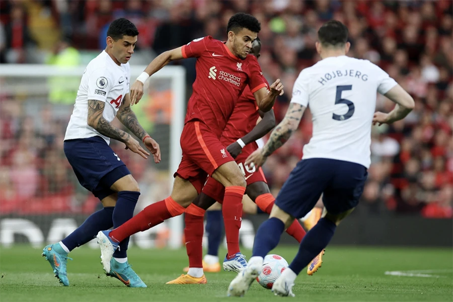 Diaz chơi rất xông xáo trong hiệp 1. ẢNH: SUN SPORTS