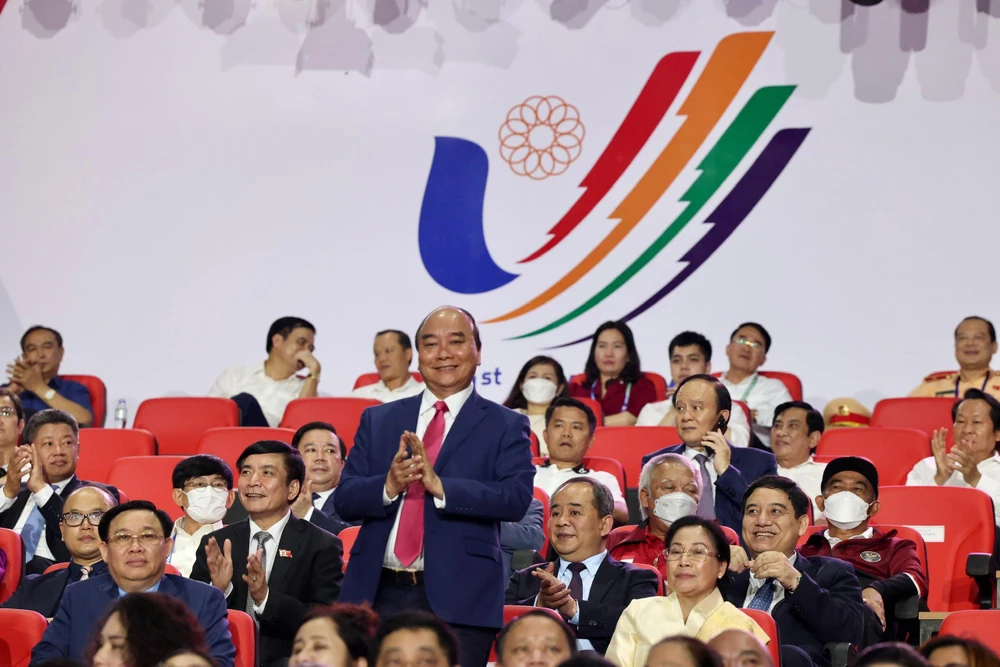 Chủ tịch nước Nguyễn Xuân Phúc tại lễ khai mạc SEA Games 31. ẢNH: ANH PHƯƠNG Chủ tịch Quốc Hội Vương Đình Huệ tại lễ khai mạc SEA Games 31. ẢNH: ANH PHƯƠNG Chủ tịch nước Nguyễn Xuân Phúc tại lễ khai mạc SEA Games 31. ẢNH: ANH PHƯƠNG Chủ tịch Quốc Hội Vương Đình Huệ tại lễ khai mạc SEA Games 31. ẢNH: ANH PHƯƠNG