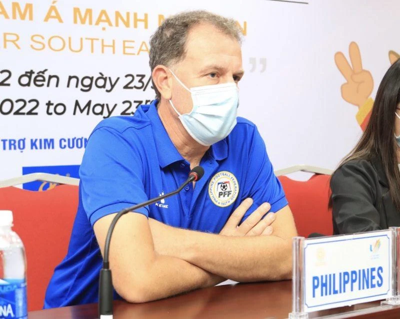 HLV trưởng đội tuyển nữ Philippines Alen Stajcic. ẢNH: VFF