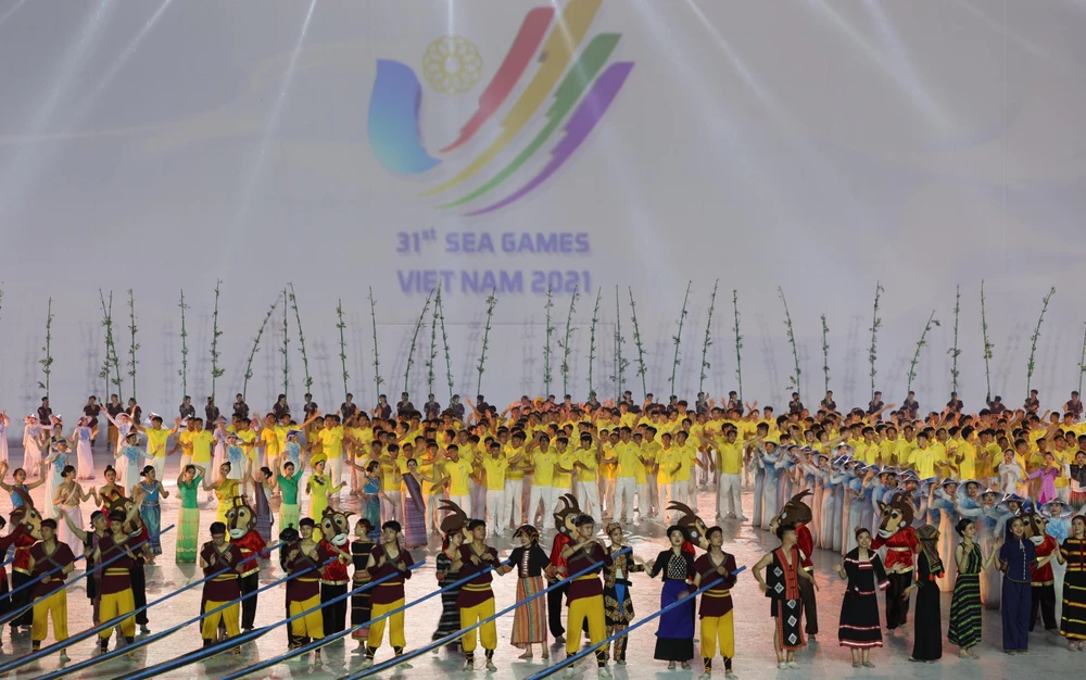Chủ tịch nước Nguyễn Xuân Phúc tuyên bố khai mạc SEA Games 31 ảnh 22 Chủ tịch nước Nguyễn Xuân Phúc tuyên bố khai mạc SEA Games 31 ảnh 22