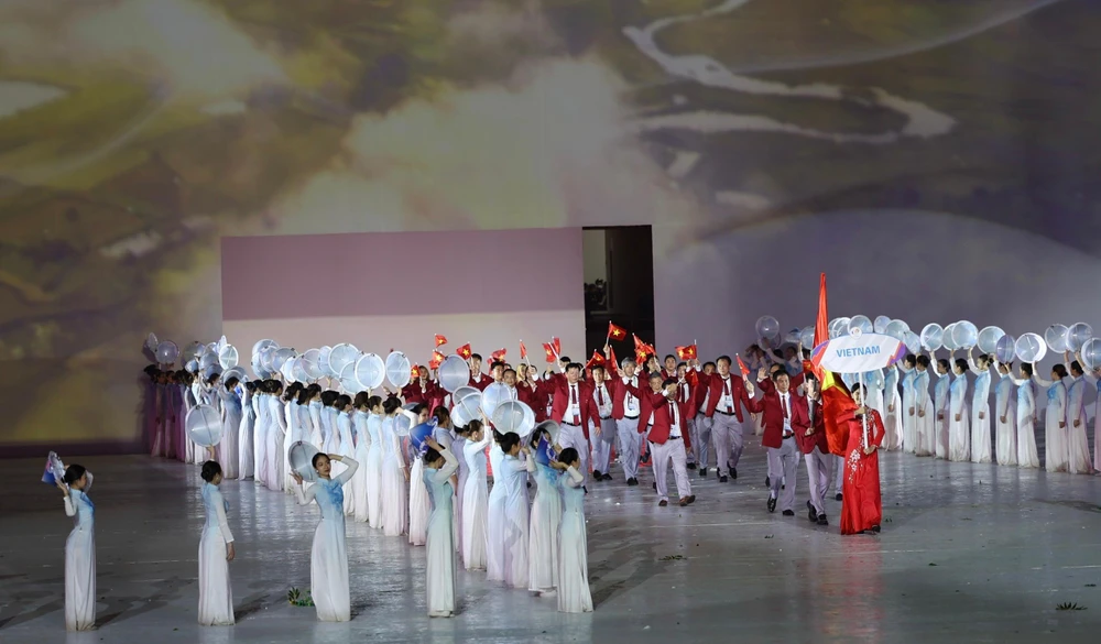 Chủ tịch nước Nguyễn Xuân Phúc tuyên bố khai mạc SEA Games 31 ảnh 31 Chủ tịch nước Nguyễn Xuân Phúc tuyên bố khai mạc SEA Games 31 ảnh 31